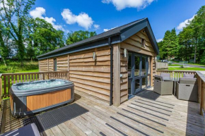 Squirrel Lodge 40 with Hot Tub